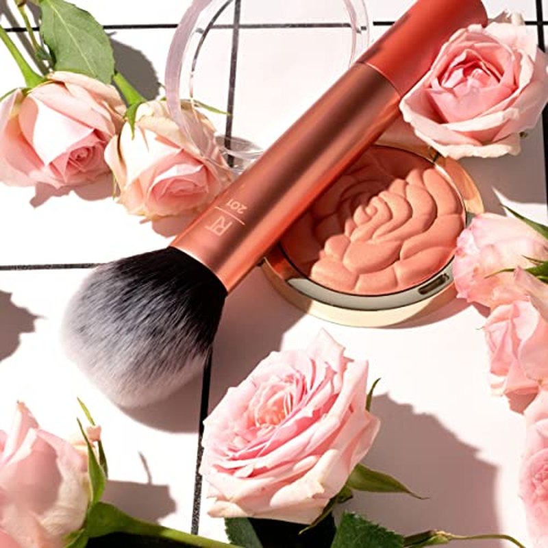 Real Techniques Powder Brush, Ultra Plush Synthetic Bristles, Aluminum Ferrules to Build Coverage, Cruelty Free, Mattified Finish, For Foundation, Setting Powder, Bronzers, Orange, 1 Count