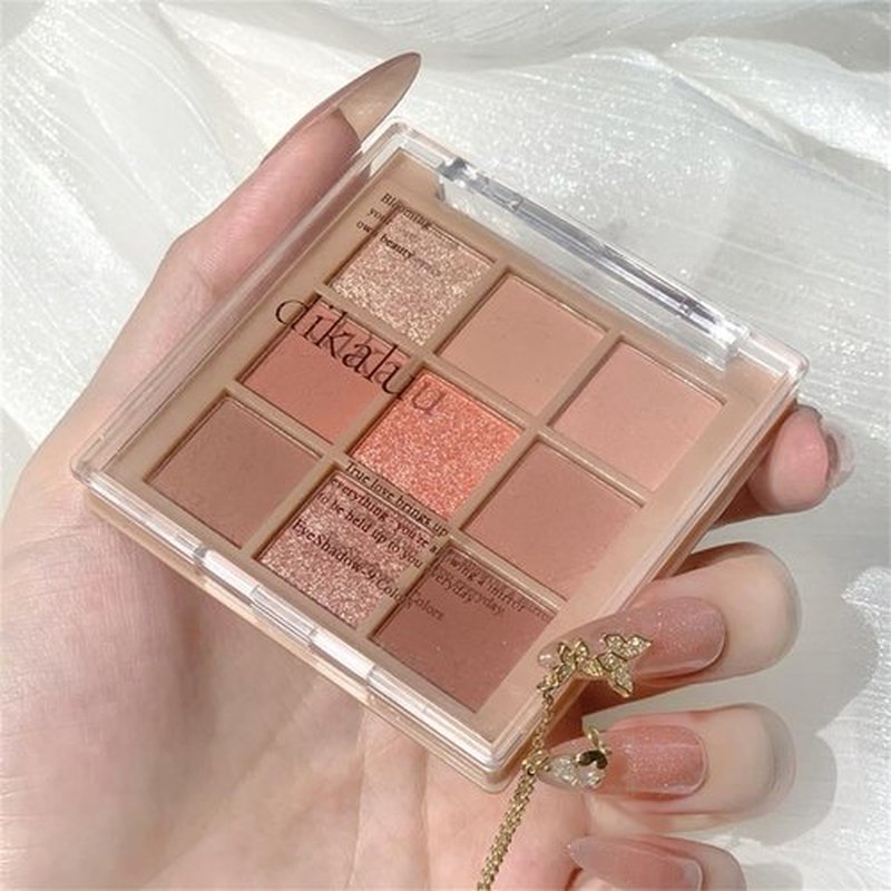 Blooming Your Own Beauty Eyeshadow Palette, 9 Shades, Glitter and Matte Finishes (02#)