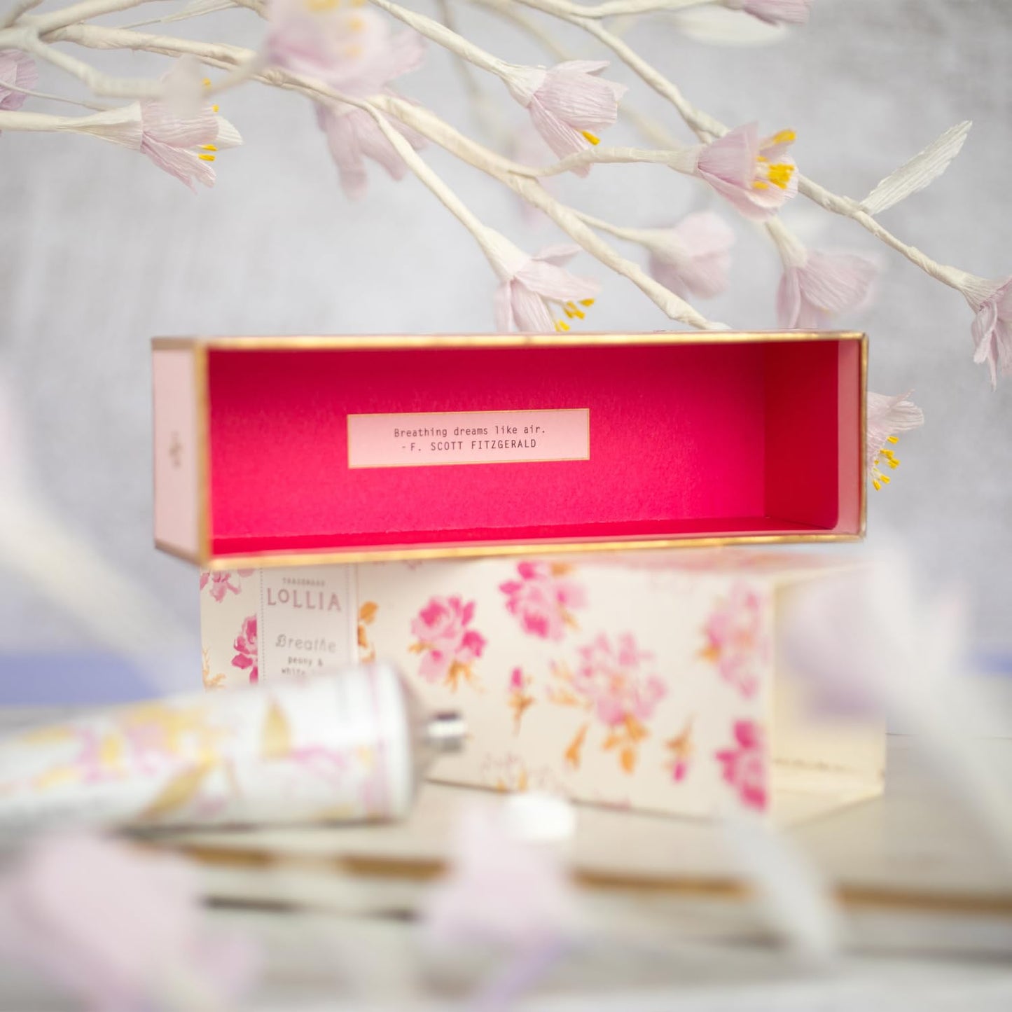 LOLLIA Dream Handcreme | Fragrant, Moisturizing Coveted Hand Lotion | Lightweight and Quick Absorbing | Finest Ingredients Including Shea Butter | 4 oz / 113 g