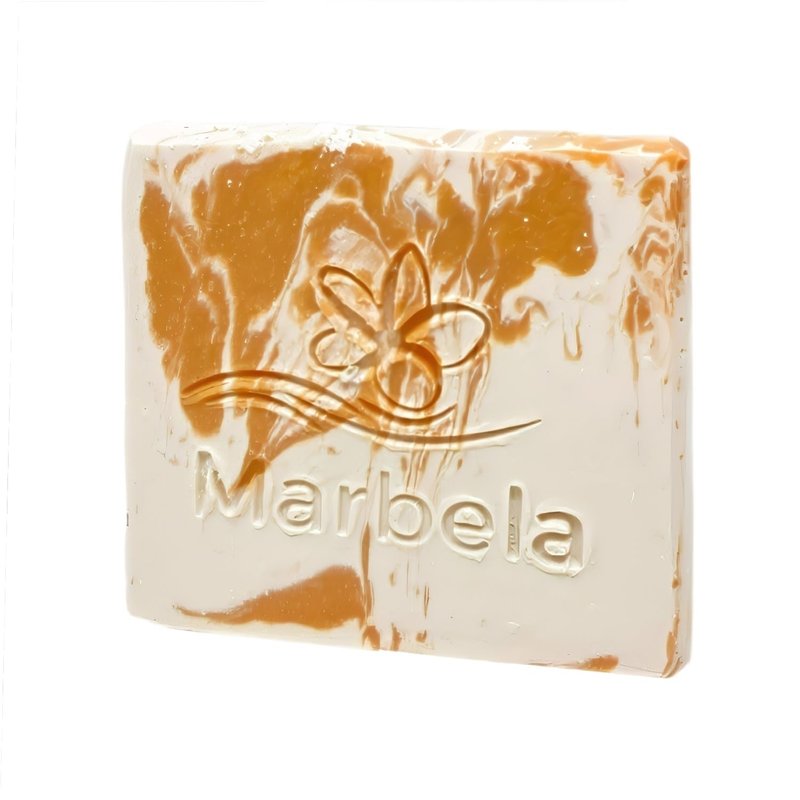 Bath & Body Works Cozy Vanilla Almond 2 Daily Moisturizing Hand Soaps with a Peach Gardenia Sample Soap