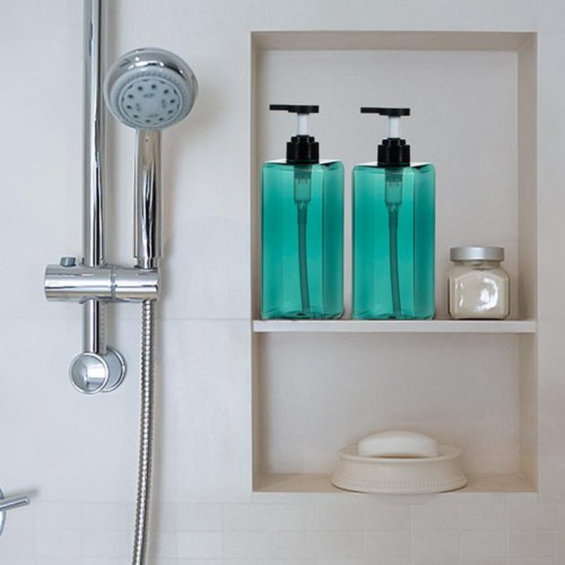 Yebeauty Pump Bottle Dispenser, 27oz 800ml Refillable Shower Pump Bottles Empty Plastic Lotion Hand Soap Dispenser Liquid Container for Shampoo Body Wash Kitchen Bathroom, 2 Pack Clear Blue