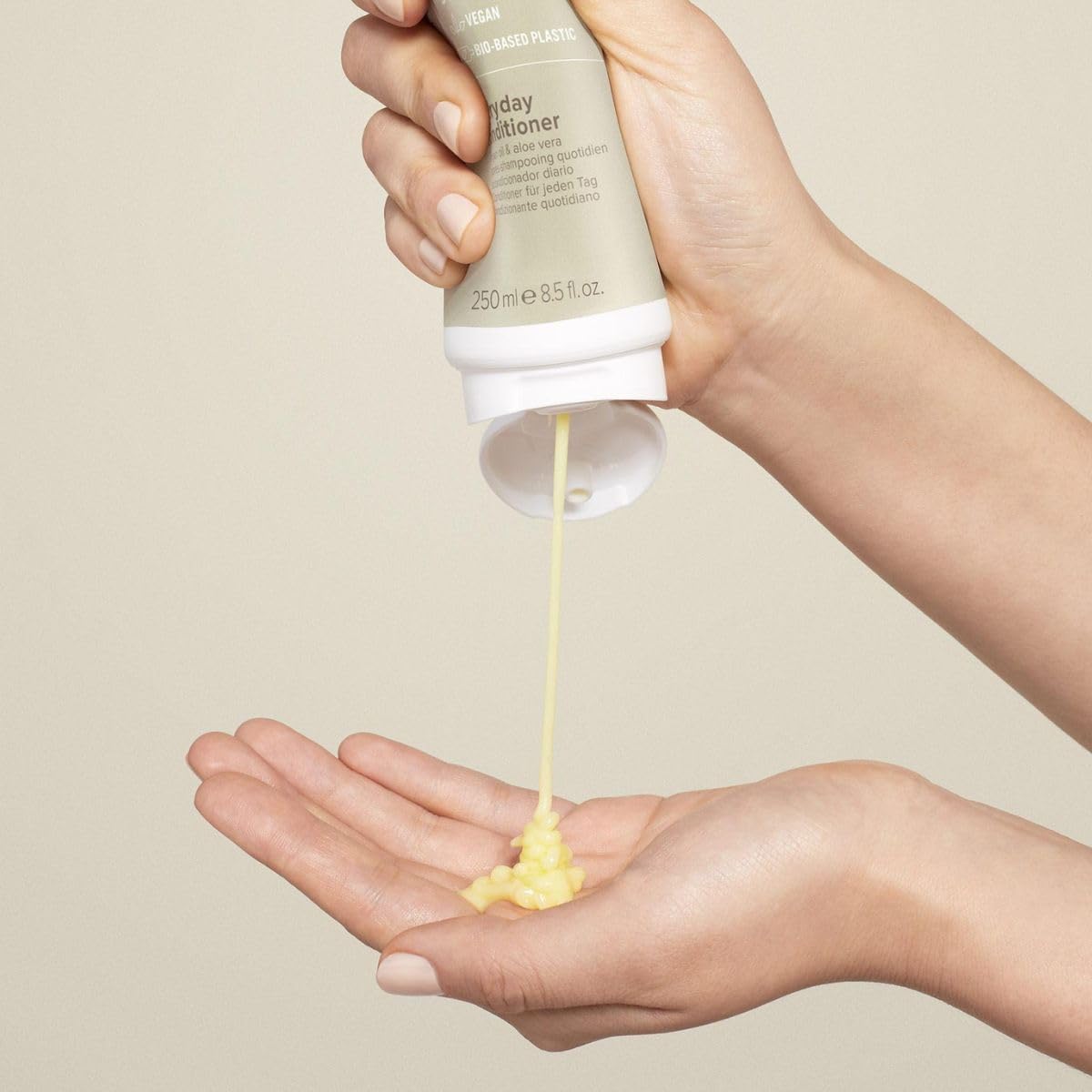 Paul Mitchell Clean Beauty Everyday Conditioner Ultra-Rich Formula Improves Elasticity For All Hair Types