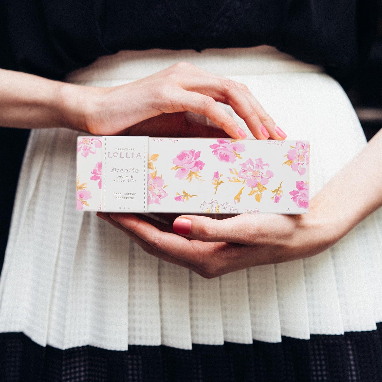 LOLLIA Dream Handcreme | Fragrant, Moisturizing Coveted Hand Lotion | Lightweight and Quick Absorbing | Finest Ingredients Including Shea Butter | 4 oz / 113 g