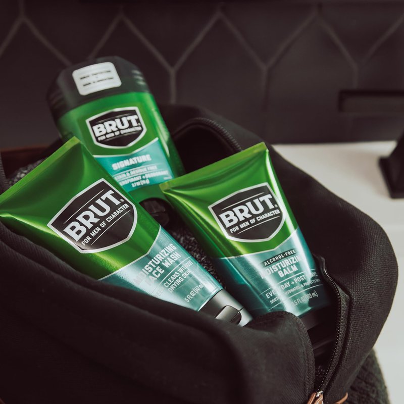 BRUT Moisturizing Balm - Soothing Men’s Face Moisturizer with Signature Scent - Lightweight and Grease-Free Aftershave Lotion - 3.5 oz