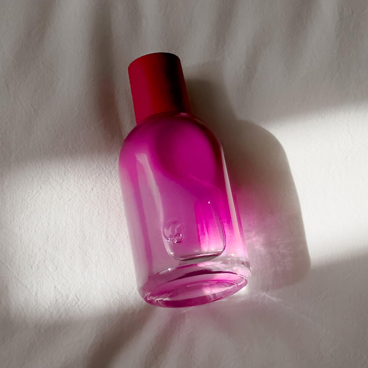 Glossier You Rêve Eau de Parfum - Unisex Fragrance for Men & Women, Skin-Scent Enhancer Smells Different on Everyone - Warm & Sweet Gourmand Perfume Buttercream, Plum Butter & Ambrox Base Notes, 8ml