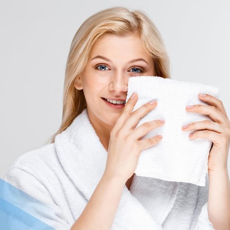 Infinitee Xclusives Premium 100% Cotton Wash Cloths for Showering - Pack of 4, (12x12) Inches - Highly Absorbent, Soft Face Towels, Washcloths Perfect for Bathroom, Hotel, Gym, Spa |Brilliant White|