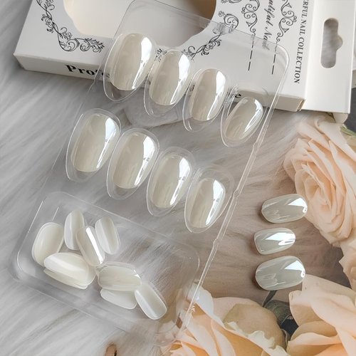 24Pcs Chrome Press on Nails Short Oval Fake Nails Glossy White Glue on Nails Mirror Holographic Glitter Full Cover Design Almond False Nails Reusable Acrylic Stick on Nails for Women Salon Manicure