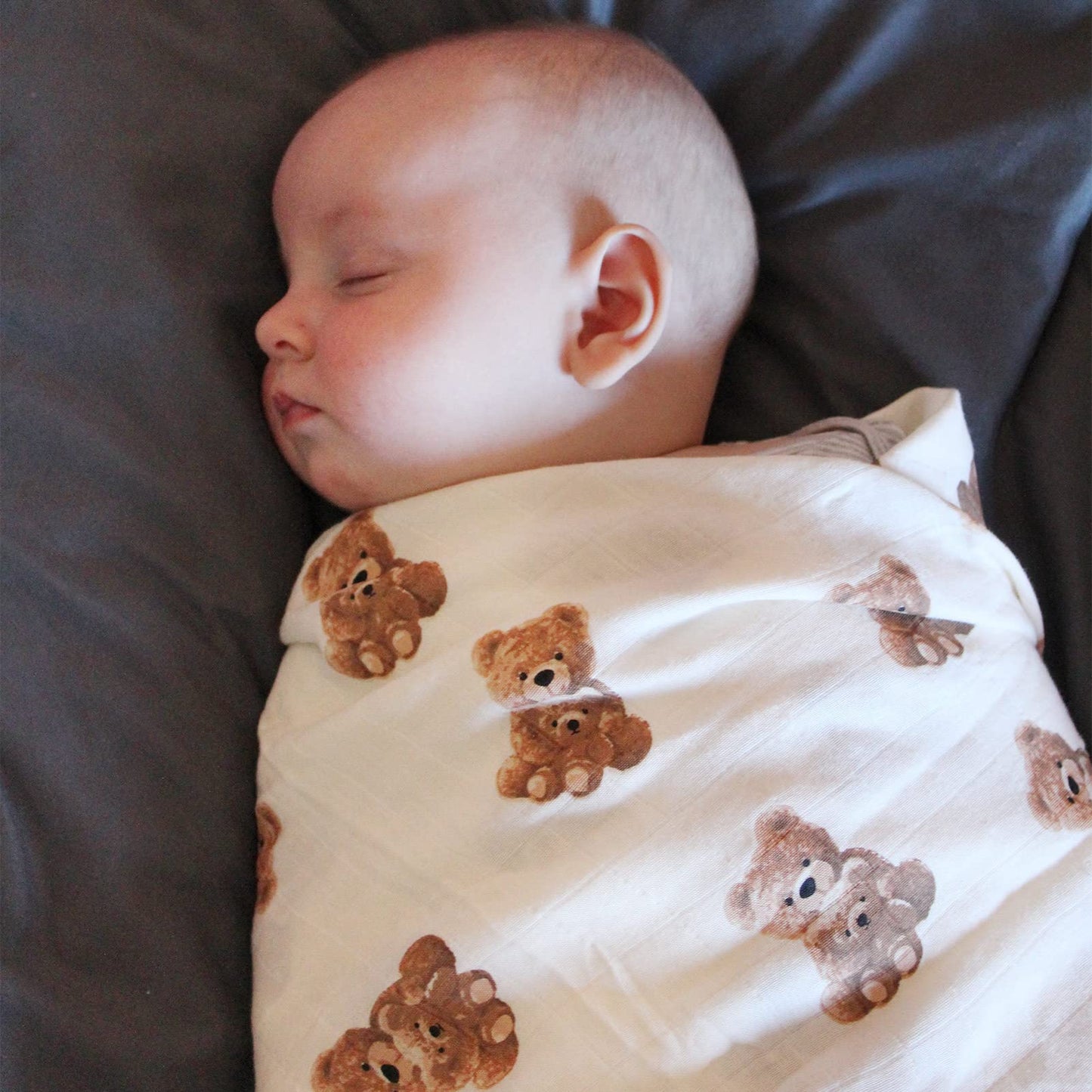 LifeTree Muslin Swaddle Blankets, Baby Swaddling Wrap Nursery Blanket Unisex, Soft 70% Viscose from Bamboo and 30% Cotton, Large 47 x 47 inches, Bear & Checkered Swaddle Blanket