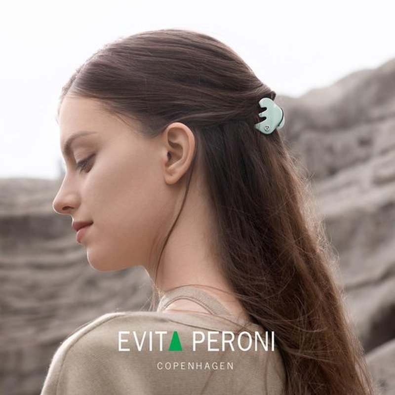 EVITA PERONI Hair Clip, Classic Small Claw Clip, Colorful Mini Hair Clips Acetate version