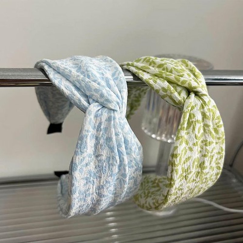 KOVOLITU 4 Pack Small Floral Printed Headbands Wide Knotted Headbands for Women Cross Knot Fashion Hair Bands