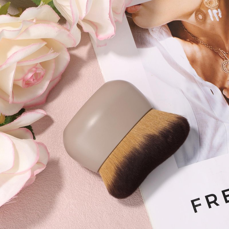 Body Makeup Brush for Self Tanner, Large Self Tanning Applicator Tan Brush Provides Even Application for Face Neck Back Legs, Wet & Dry Use (Khaki)