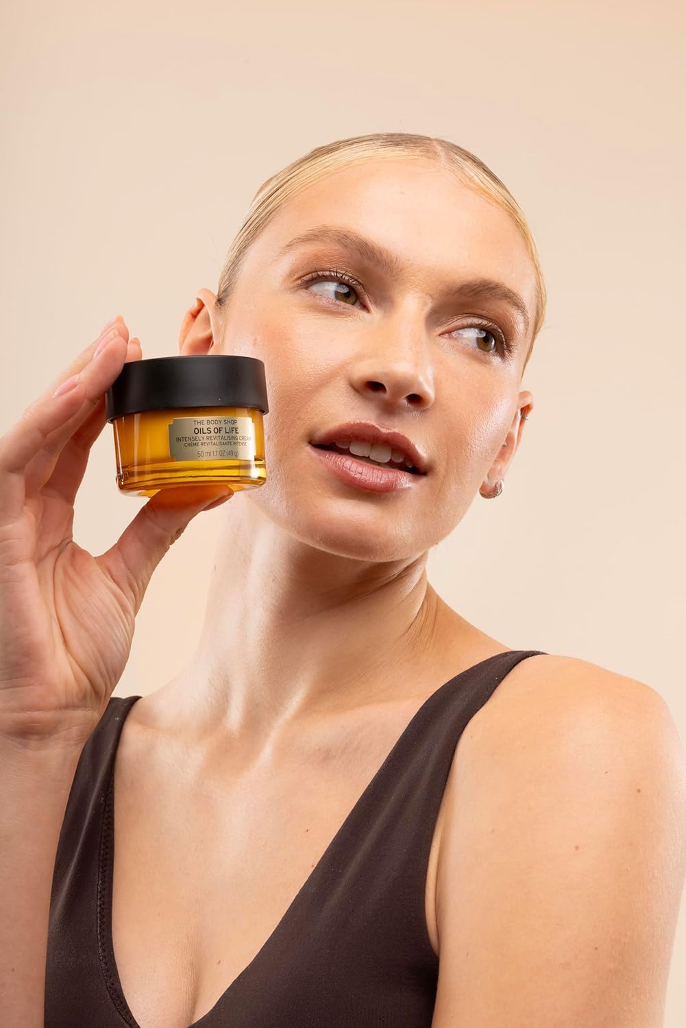 The Body Shop Oils of Life Intensely Revitalizing Cream - Lightweight, Nourishing Cream - Revitalizes Skin - 1.7 Fl Oz