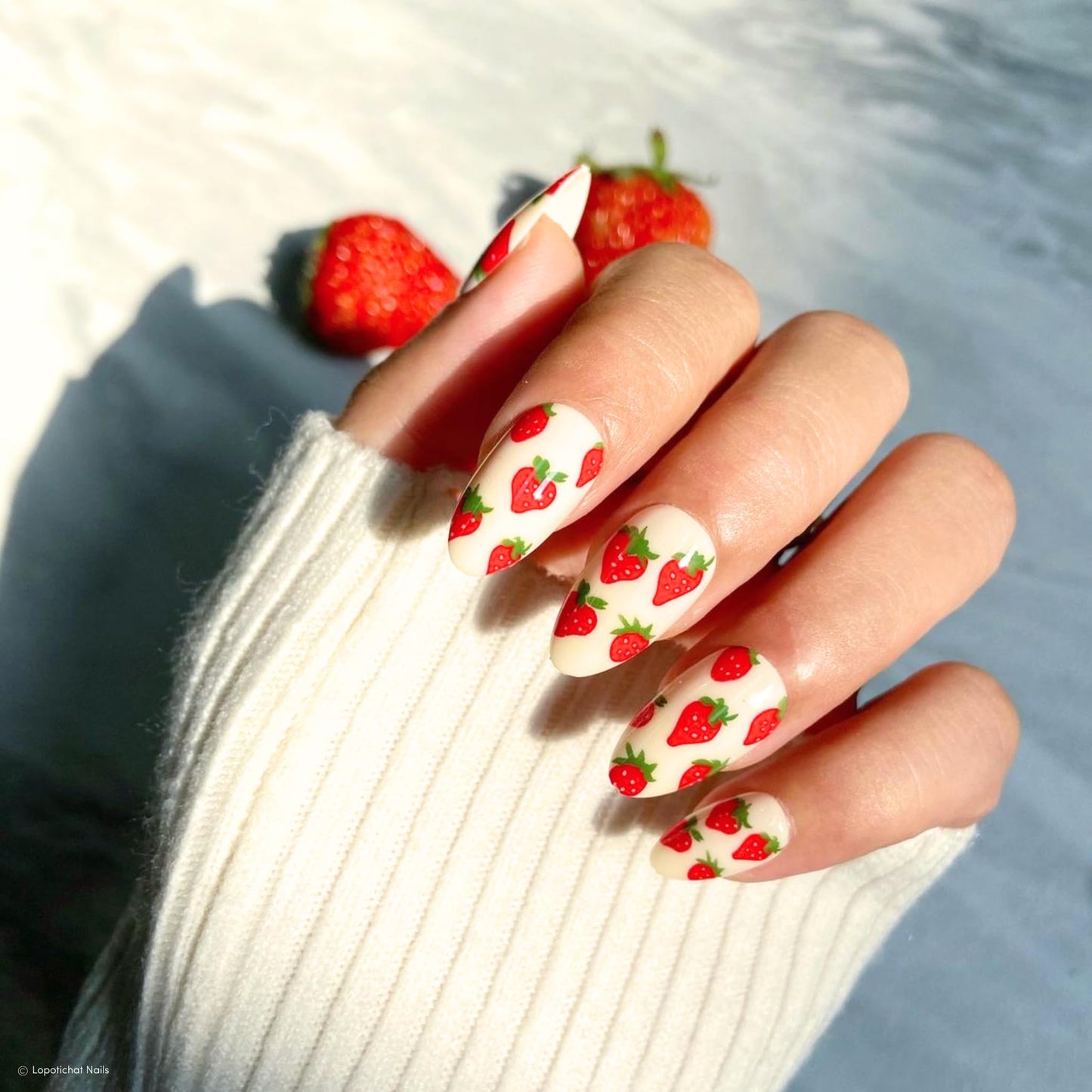Lopotichat Ultra-Resistant Gel Press-On Nails Set - 30 Nails in 15 Sizes for Perfect & Natural Fit - Reusable Manicure for DIY Salon-Quality Nails at Home (Strawberries)