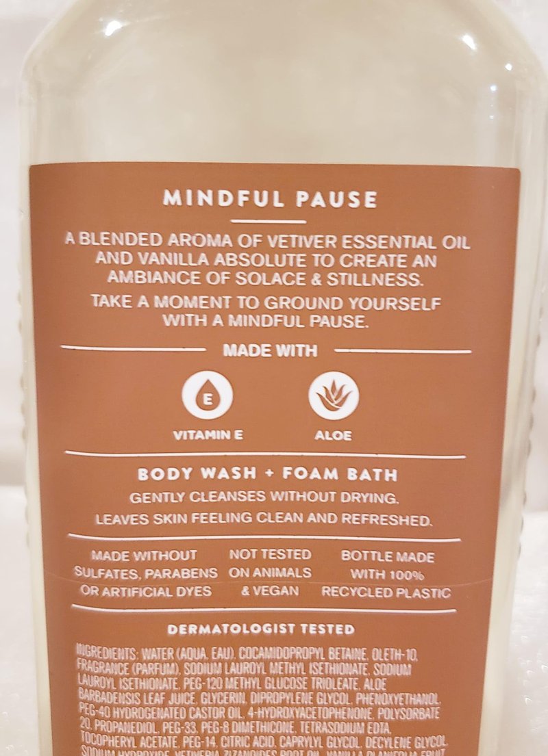 Bath and Body Works Aromatherapy Body Wash and Foam Bath 10 Fluid Ounce (Vetiver Vanilla)
