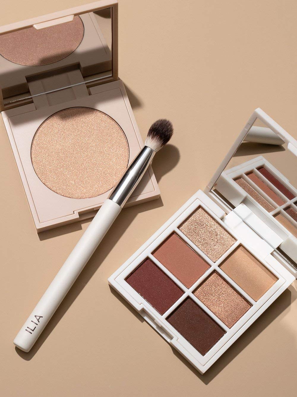 ILIA Blending Brush - Vegan Eyeshadow & Highlighter Brush with FSC Wood & Soft Bristles