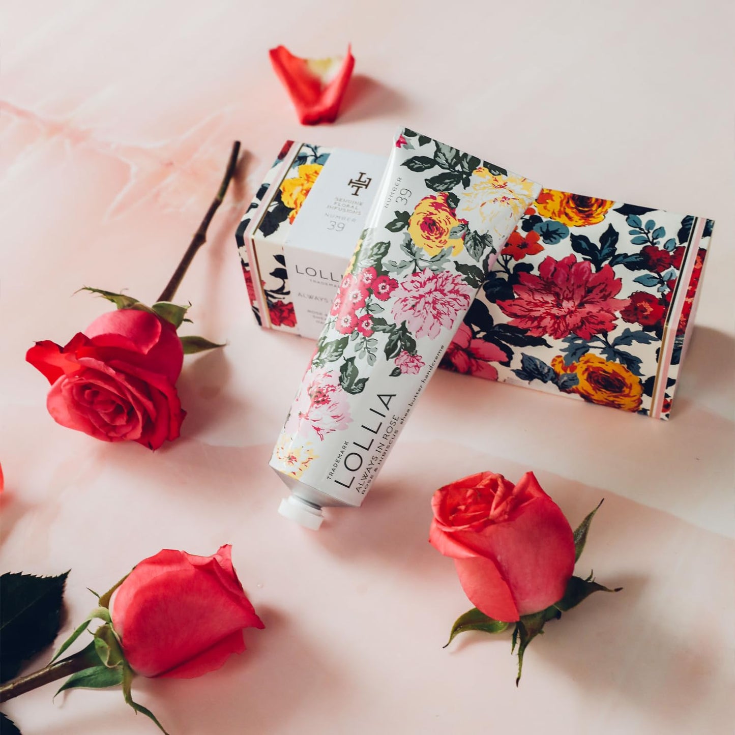 LOLLIA Dream Handcreme | Fragrant, Moisturizing Coveted Hand Lotion | Lightweight and Quick Absorbing | Finest Ingredients Including Shea Butter | 4 oz / 113 g