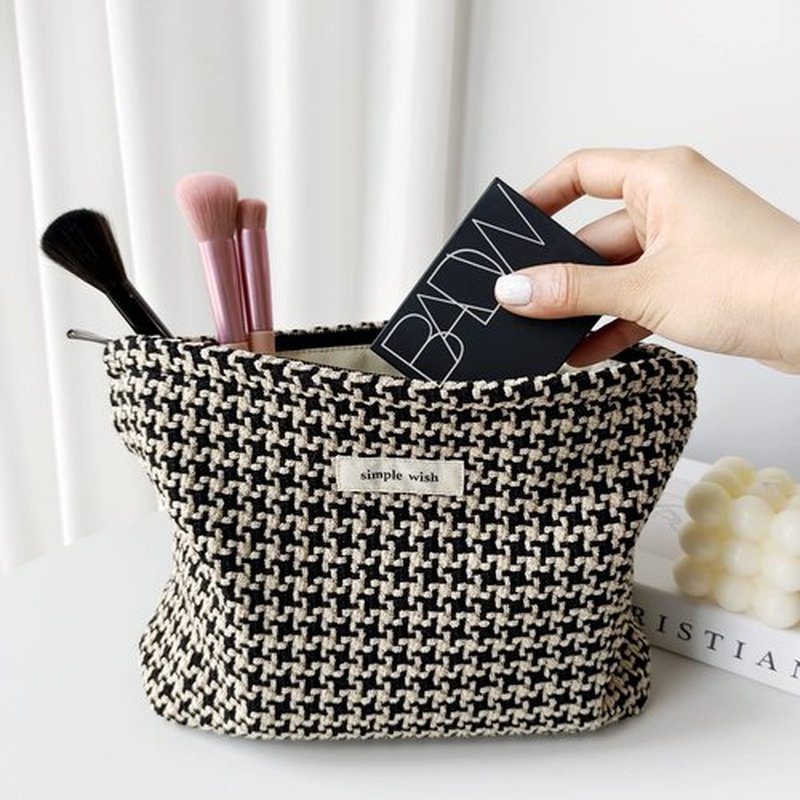 STARDW Cosmetic Bags Makeup Bags for Women and Girls,Travel Makeup Bag Large Capacity Canvas Makeup Bag,Makeup Organizer Bag Zipper Pouch (Checkered)