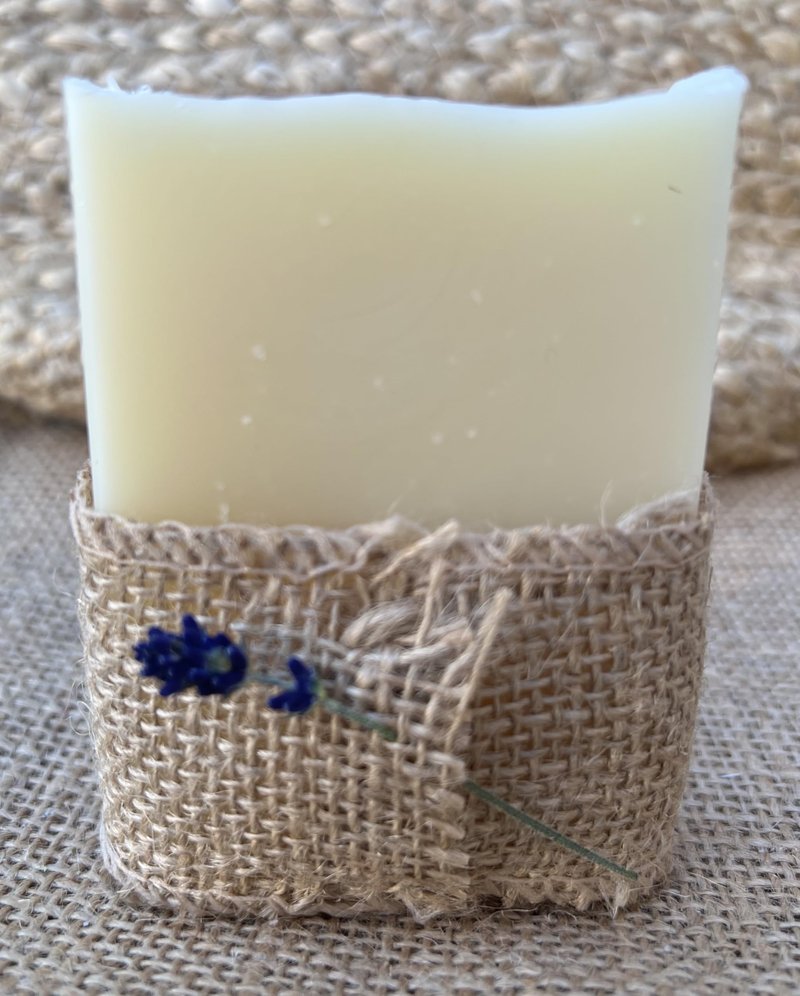 Farmhouse Cat Grass-Fed Tallow Soap Bar – Cold Process Soap for Sensitive Skin – Bergamot, Lavender, Jasmine & Sandalwood Scent – Artisan Face & Body Bar – Natural Skincare Gift for Men & Women