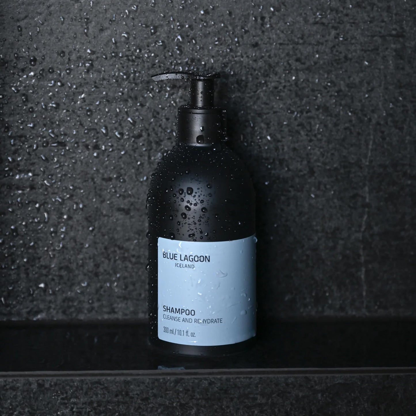 Blue Lagoon Skin Science - Shampoo - Mineral Rich Hydrating Shampoo - Cleanses & Rehydrates Hair - Long Lasting Hydration - Natural Shine - Removes Sebum - 300ML