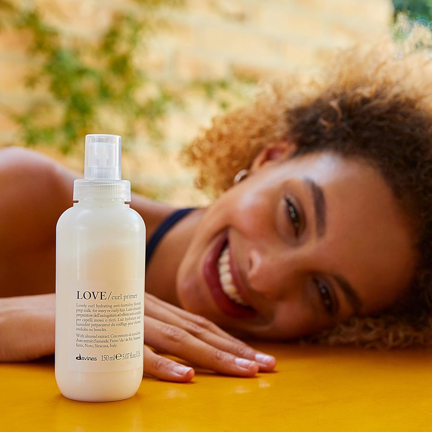 Davines LOVE Curl Primer, Anti-Humidity Blow-dry Prep Solution for Wavy And Curly Hair, Moisturizing Heat Protection, 5.07 Fl Oz