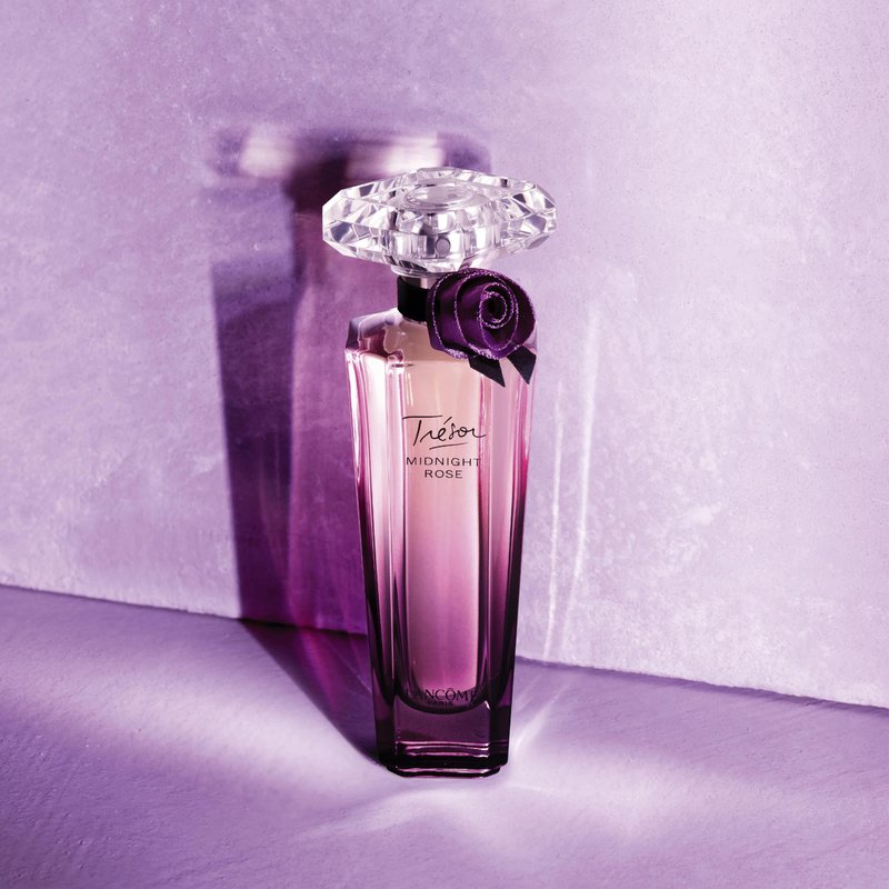 Lancôme Trésor Midnight Eau de Parfum - Long Lasting Fragrance with Notes of Raspberry, Blackcurrant & Vanilla Musk - Warm & Floral Women's Perfume - 1.7 Fl Oz