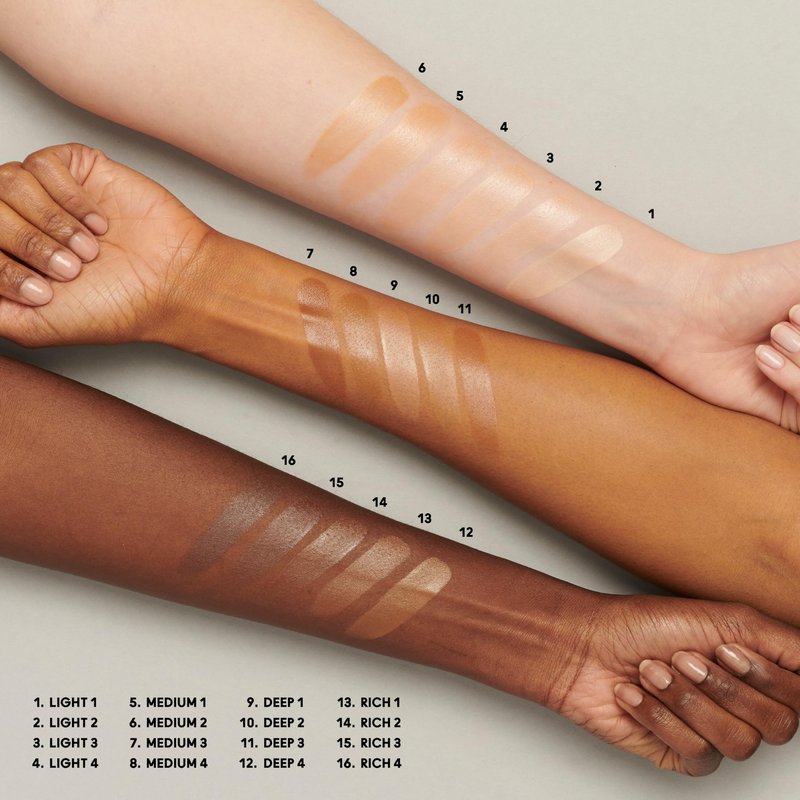 MAC Strobe Dewy Skin Tint Tinted Moisturizer, Light 4, 1 Ounce