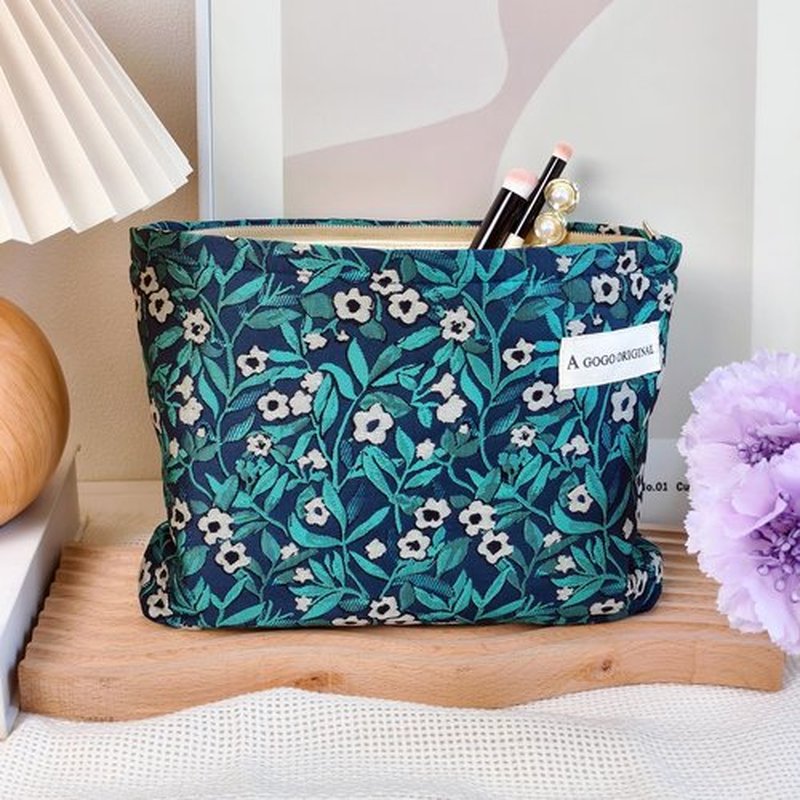 STARDW Flower Cosmetic Bags Makeup Bags for Women and Girls,Travel Makeup Bag Large Capacity Canvas Makeup Bag,Makeup Organizer Bag Zipper Pouch (Vine Plants)
