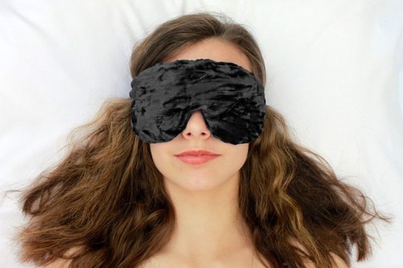 Candi Andi Handmade Opulence Yoga Eye Mask Pillow - Weighted Flaxseed Fill, Unscented, Satin & Velvet, Adjustable Strap - Ideal for Meditation & Restful Sleep -Black - TEMF-BK