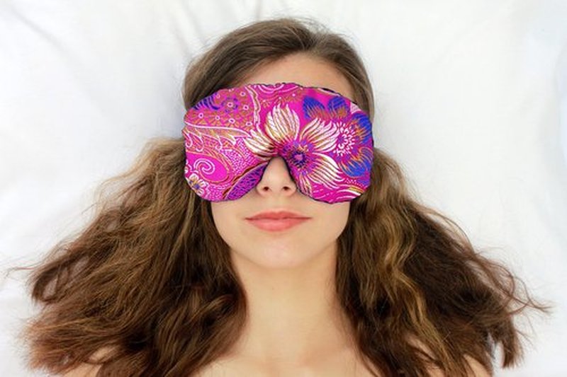 Candi Andi Handmade Opulence Yoga Eye Mask Pillow - Weighted Flaxseed Fill, Unscented, Satin & Velvet, Adjustable Strap - Ideal for Meditation & Restful Sleep -Fuchsia Garden - TEMF-FG