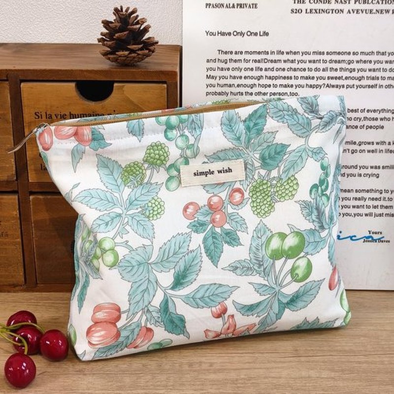 STARDW Aesthetic Floral Makeup Bag Cosmetic Bags for Women, Cute Small Makeup Bag for Purse,Travel Toiletry Bag Skincare Bag,Makeup Bag Organizer Zipper Makeup Pouch
