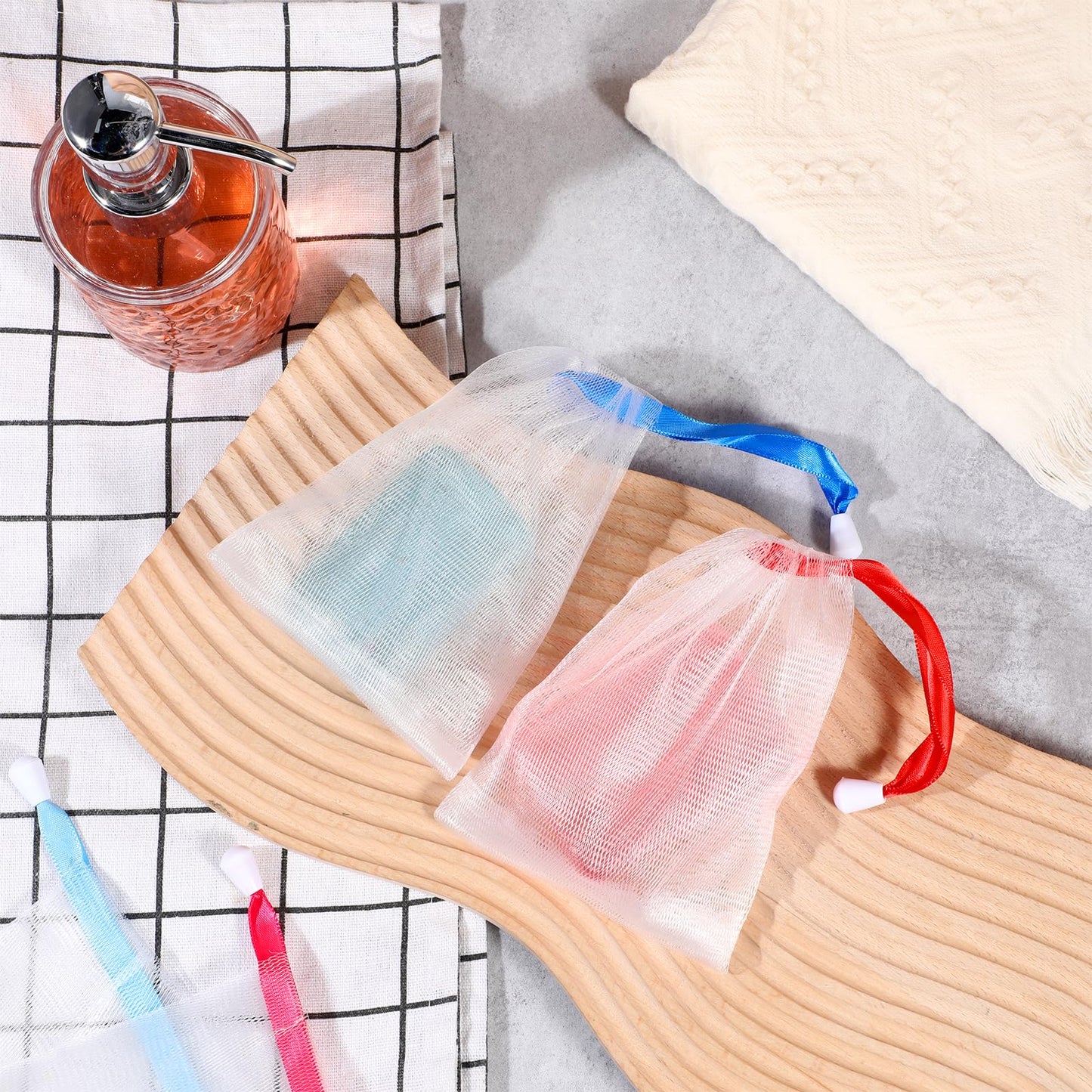 mekueeex 200 Pcs Soap Bag Handmade Bubble Mesh Bags Exfoliating Soap Pouch with Drawstring for Foaming and Drying Soft for Shower Body Facial Cleaning Tool Easy to Bubble and Store