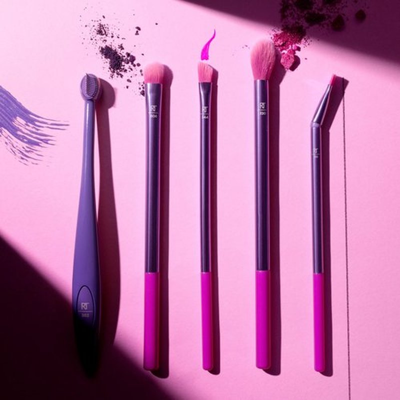Real Techniques Eye Love Drama Makeup Brush Kit, Professional Eye Brush Set, Soft, Synthetic Bristles, Cosmetic Brushes For Eyeshadow, Eyebrow, Blending, Brows, and Eyelashes, 5 Piece Set