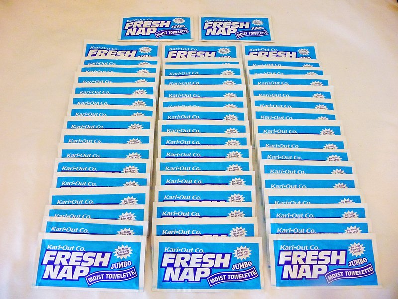 Moist Wet Wipe Wet Nap Towelette/Xtra Large 8 X 10 / Lemon Scent / 50 Count Pack