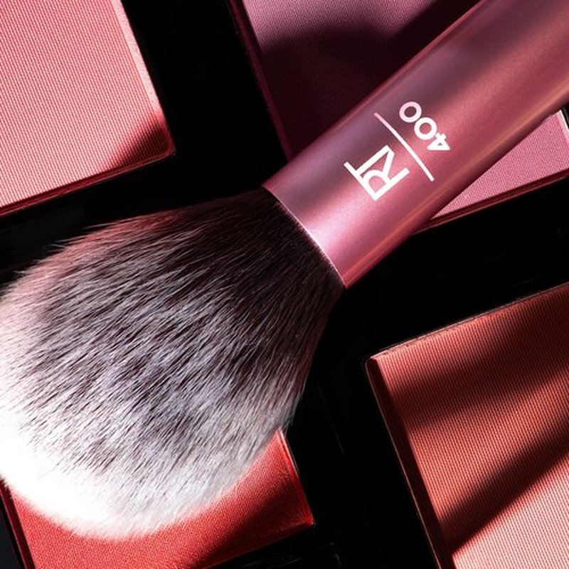 Real Techniques Ultra Plush Blush Makeup Brush, For Loose, Cream, or Pressed Blush, Rosy Glow Cheeks, Aluminum Ferrules, Synthetic Cruely Free Bristles, Pink, 1 Count