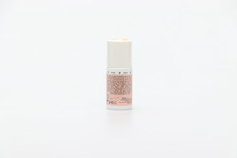alessandro Striplac Peel or Soak Nail Polish - Long Lasting Wear - Quick Drying Time - Offers a Variety of Colors - Delivers Professional Results - Vegan - Cruelty Free - Nude Elegance - 0.27 oz