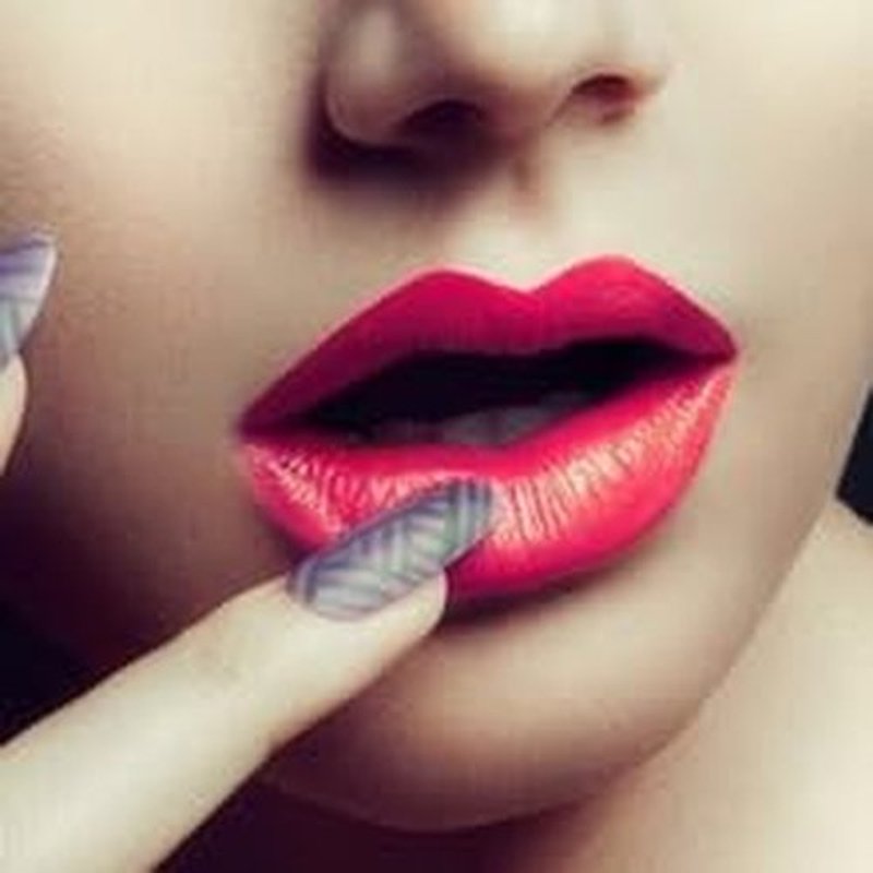 Lip Brush Professional Make Up Brush Travel Lipstick Gloss Wands Applicator Cosmetic Tool Kits Cruelty Free Nylon Hair Vegan Makeup Brush (Black)