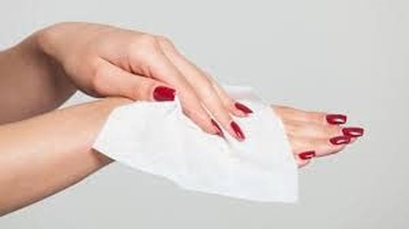 Lilani Water Based Hypoallergenic, Aloe Vera and Vitamin E enriched Moisturizing Cleansing Wipes, Unscented, Pop-Top Resealable Packs for Sensitive Skin (2)