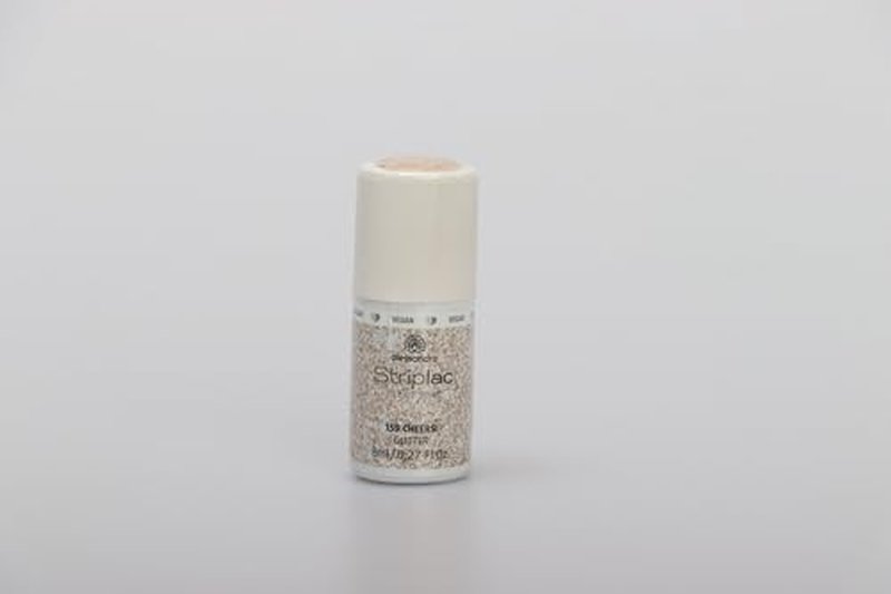 alessandro Striplac Peel or Soak Nail Polish - Long Lasting Wear - Quick Drying Time - Offers a Variety of Colors - Delivers Professional Results - Vegan - Cruelty Free - Cheers! - 0.27 oz
