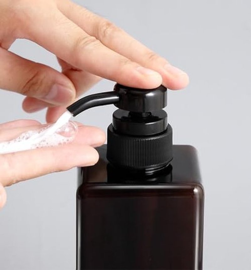 2PCS 250ML/8.4oz Amber Square Pump Bottle Empty Plastic Lotion Dispenser Toiletries Storage Containers Refillable Pump Bottles for Dispensing Lotions Shampoos