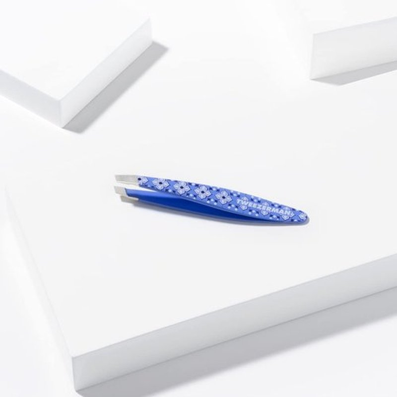 Tweezerman Lisbon Sea Mini Slant Tweezer - Tweezers for Eyebrows, Travel Tweezers for Eyebrows, Facial Hair, Ingrown Hair