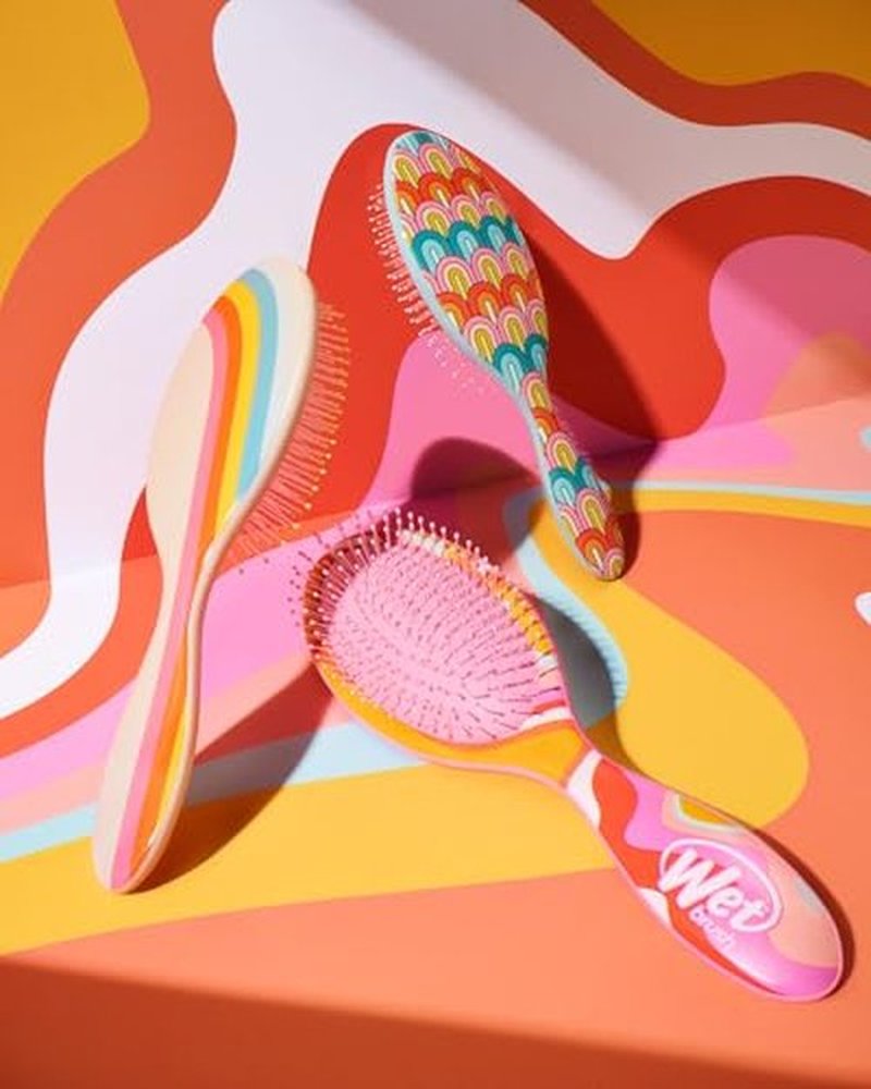 Wet Brush Original Detangler Hair Brush, Ice Cream (Sun Days) - Ultra-Soft IntelliFlex Bristles - Detangling Brush Glides Through Tangles For All Hair Types (Wet Dry & Damaged Hair) - Women & Men