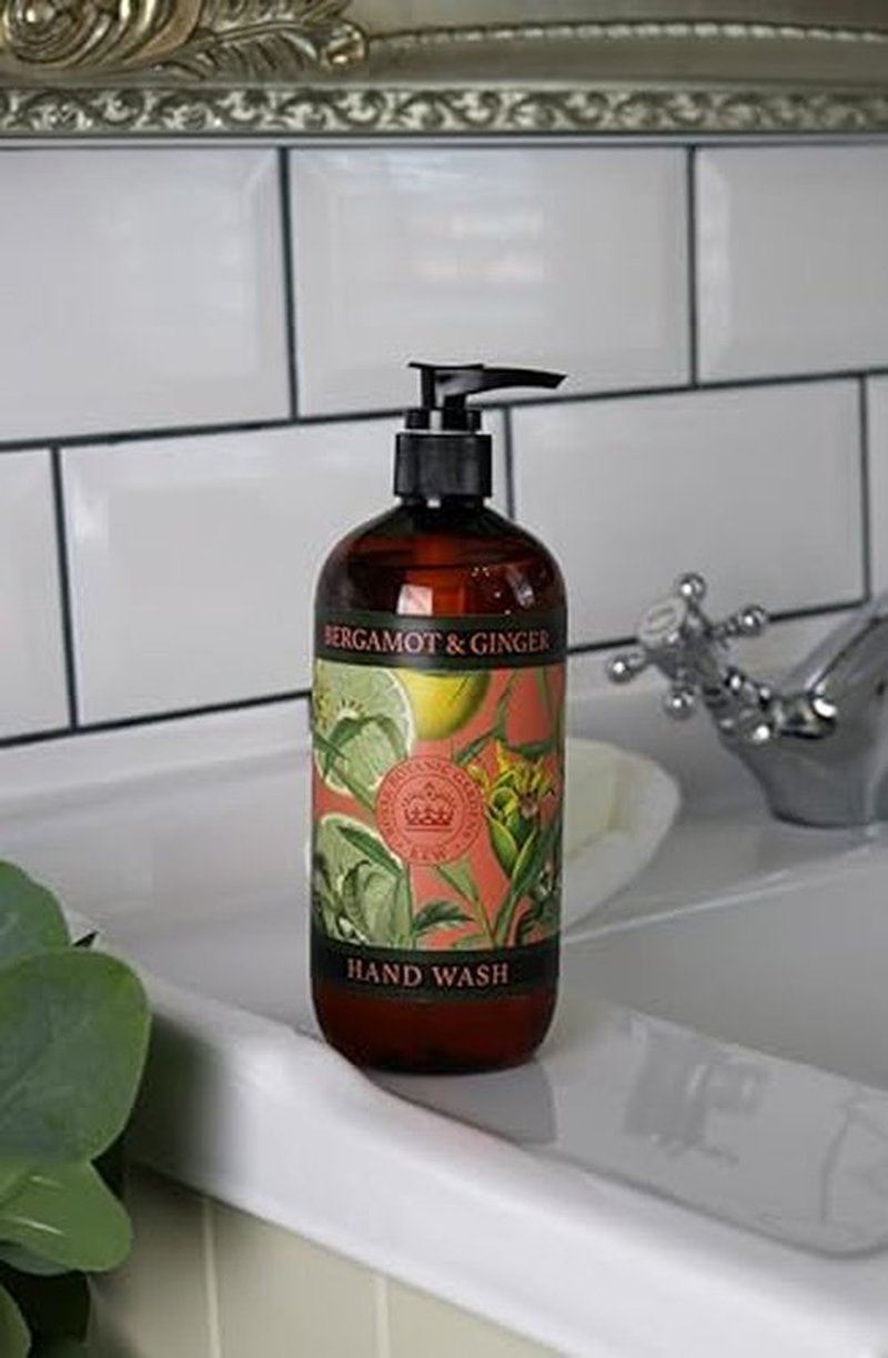 The English Soap Company Kew Gardens Luxury Hand and Body Wash, Refreshing Botanical Wash with a Rich Lather, Enriched with Soothing Aloe Vera and Vitamin E, Bluebell and Jasmine Scent 500ml