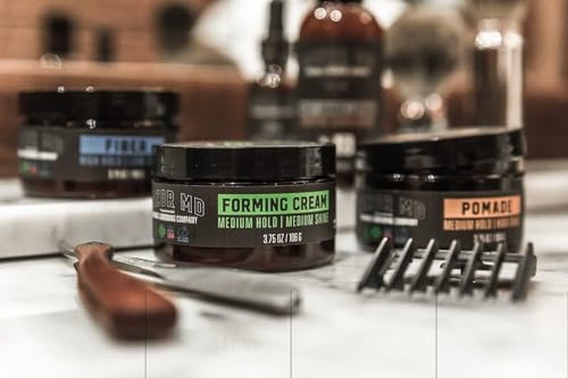 Razor MD Water-Based Forming Cream for Men, Medium Hold and Shine, Mens Hair Styling Product, 2 oz