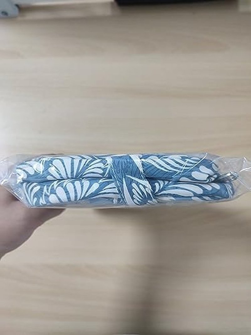 Narwey Travel Toiletry Bag for Women Traveling Dopp Kit Makeup Bag Organizer for Toiletries Accessories Cosmetics (Blue Leaf)