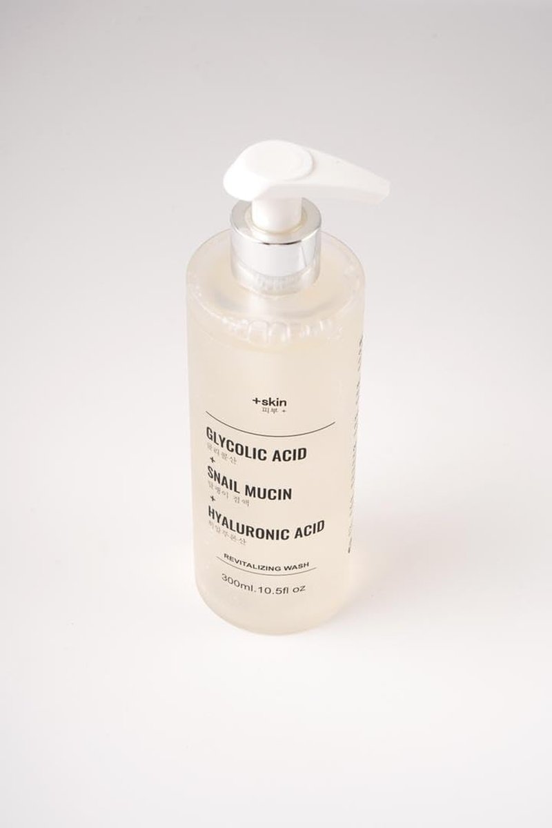 Glycolic Acid Cleanser with Snail Mucin & Hyaluronic Acid - Gentle Exfoliating Face Wash