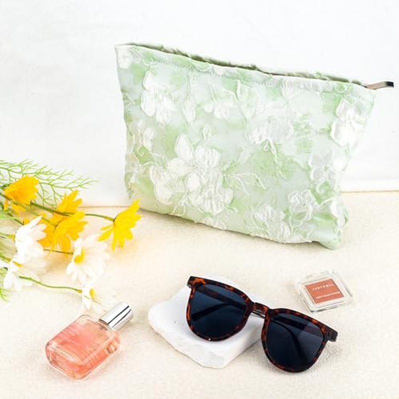ZLFSRQ Flower Makeup Bag for Women Girls Teens Travel Cute Floral Cosmetic Bags Large Zipper Cosmetic Pouch for Purse Portable Toiletry Bag Aesthetic Embossed Green Makeup Brushes Storage Organizer