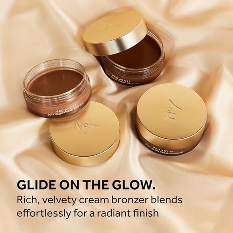 No7 Pro Artist Soft Glow Cream Bronzer - Blendable Cream Makeup with a Lightweight Formula - Customizable Face Makeup for a Natural, Sun-Kissed Glow - Medium (1.26 oz)