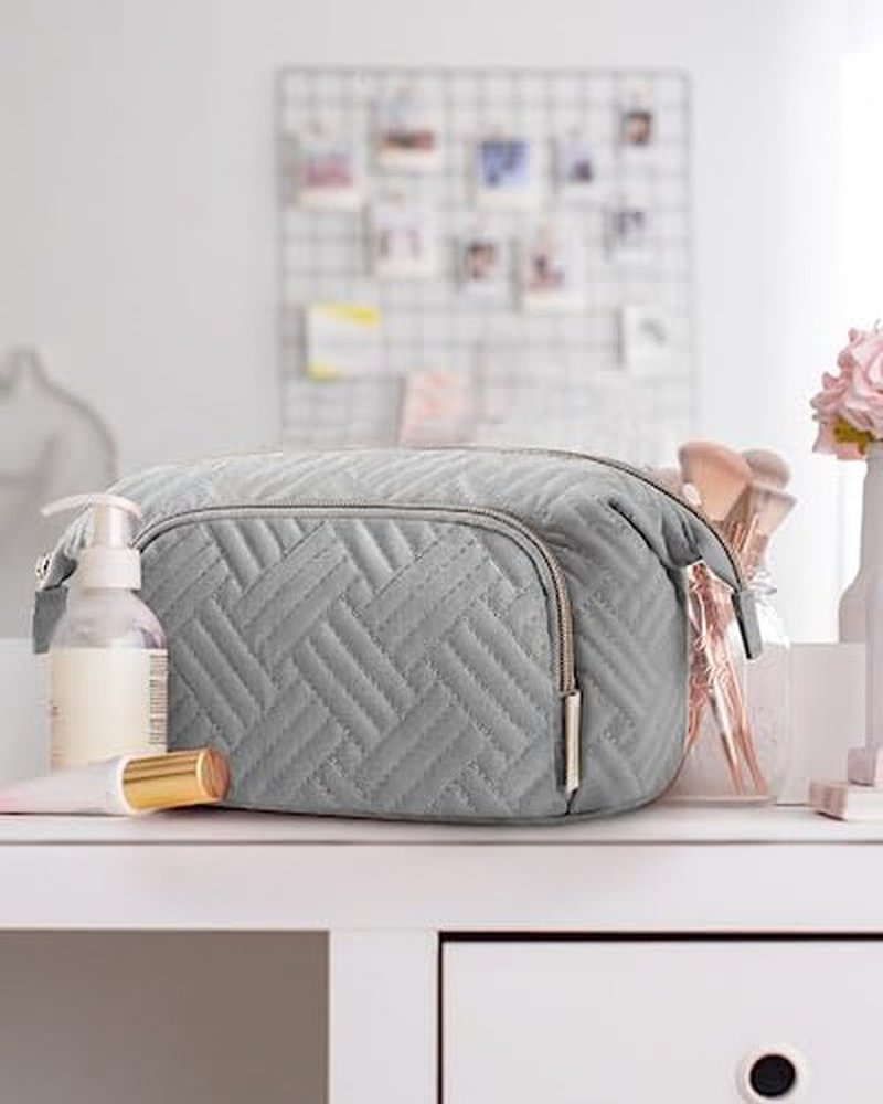BAGSMART Travel Makeup Bag, Cosmetic Bag Make Up Organizer Case,Large Wide-open Pouch for Women Purse for Toiletries Accessories Brushes Grey