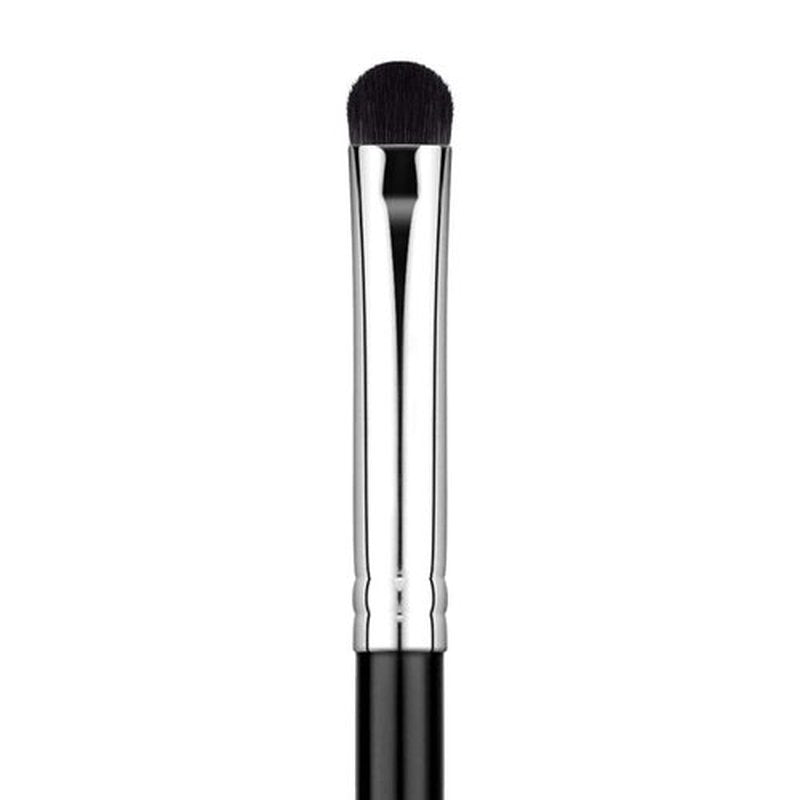 Curved Smudge Eyeshadow Makeup Brush, EIGSHOW Round Top Kabuki Synthetic Bristles, Smudge Eye Shadow Perfect for Smokey Eye/Cat Eye(Curved Smudge Eyeshadow Brush) E832 Black