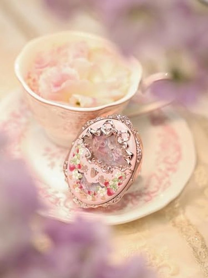 Violet Strawberry Rococo Embossed Blush